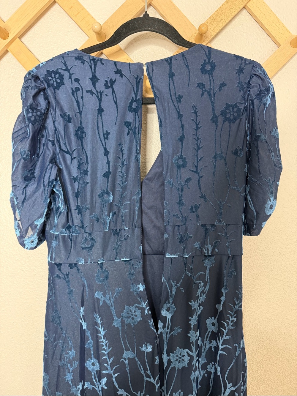 Anthropologie Hutch Puff Sleeve Velvet Navy Blue Floral Dress Sz 4p - Picture 10 of 10